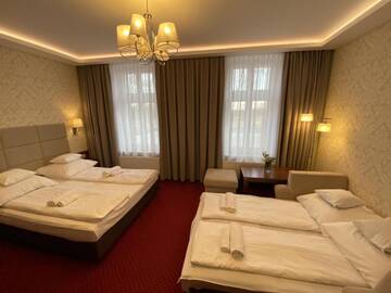 Фото номера Большой семейный номер (для 2 взрослых и 2 детей) Отель Hotel Zamek Chałupki г. Chałupki 7