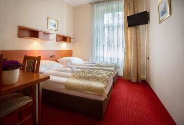 Фото номера Небольшой двухместный номер с 2 отдельными кроватями Отель Hotel Zamek Chałupki г. Chałupki 7